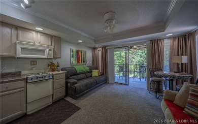 Experience effortless lake living in this turnkey 1-bedroom - photo 4