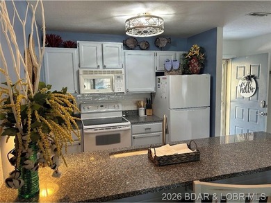Lake of the Ozarks Living at Its Finest. Breathtaking lake views - photo 4