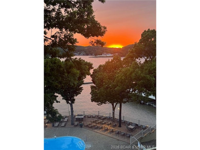 Lake of the Ozarks Living at Its Finest. Breathtaking lake views - photo 7