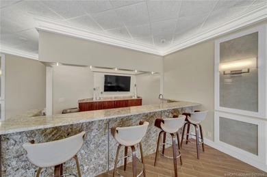 PRINCESS ON HUTCHINSON ISLAND - 2BR/2BA renovated SE end unit - photo 58