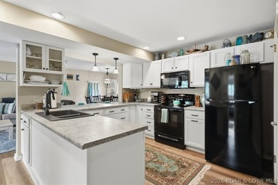 Welcome to 5940 Baydy Peak #922, a beautifully updated TURN KEY - photo 6