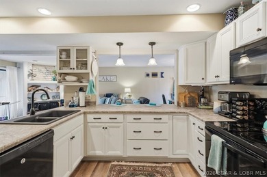 Welcome to 5940 Baydy Peak #922, a beautifully updated TURN KEY - photo 8