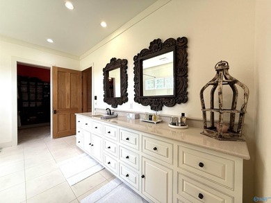 Ultimate Luxury & Privacy With this Stunning & Unique Estate - photo 17