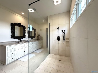 Ultimate Luxury & Privacy With this Stunning & Unique Estate - photo 18