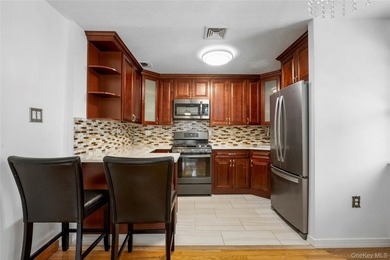 Recently renovated three-bedroom condo on the inside of Nehemiah - photo 4