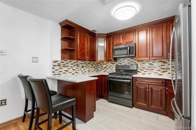 Recently renovated three-bedroom condo on the inside of Nehemiah - photo 5