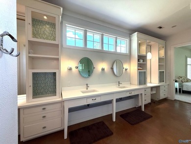 Ultimate Luxury & Privacy With this Stunning & Unique Estate - photo 27