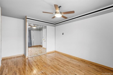 Recently renovated three-bedroom condo on the inside of Nehemiah - photo 9
