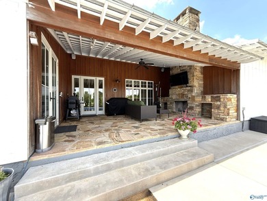 Ultimate Luxury & Privacy With this Stunning & Unique Estate - photo 34
