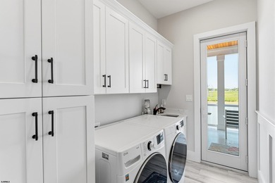 3 years NEW exclusive bayfront living with Coastal designer - photo 37