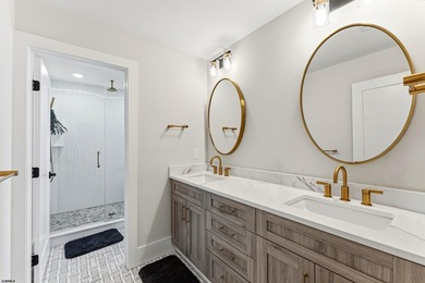 3 years NEW exclusive bayfront living with Coastal designer - photo 45