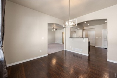 Now Offered at $575K!! Home Warranty included. Concessions - photo 12