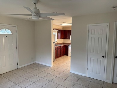 Great Duplex property on large lot. Each unit 2 Bedroom/1 - photo 5