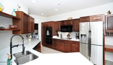 Oro Valley! Beautiful El Conquistator Resort 3BR/2BA patio home - photo 18
