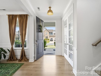 Stunning, model-style home with a heated saltwater In-ground - photo 22