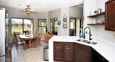 Oro Valley! Beautiful El Conquistator Resort 3BR/2BA patio home - photo 23