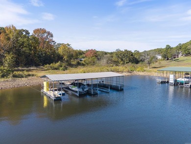 Great location near marina with covered community boat dock...1 - photo 25