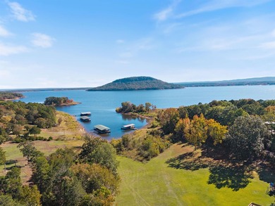 Great location near marina with covered community boat dock...1 - photo 27