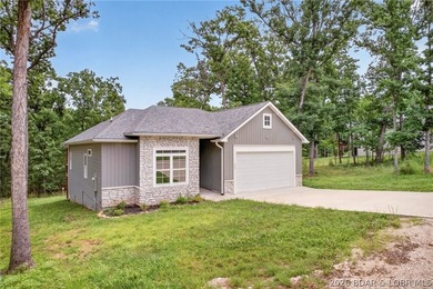 Beautiful new construction tucked away in a quiet cul-de-sac in - photo 1