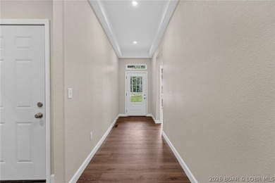Beautiful new construction tucked away in a quiet cul-de-sac in - photo 4