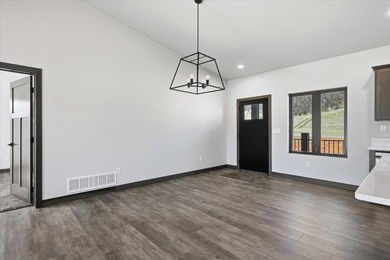 For more information, please contact listing agents Michael - photo 4