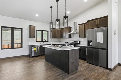 For more information, please contact listing agents Michael - photo 5