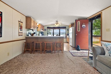 Amazing opportunity to own this property on Round Lake with 100 - photo 17