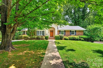 Welcome to your new home in the highly desirable Spring Hill - photo 2