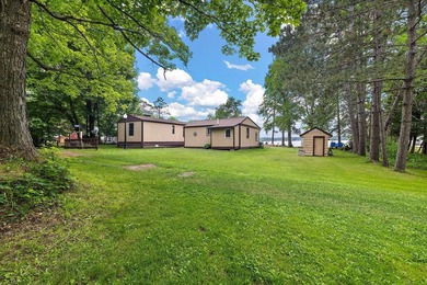 Amazing opportunity to own this property on Round Lake with 100 - photo 23