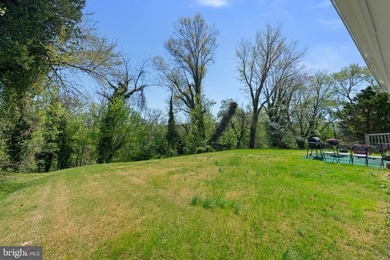 Welcome home to this spacious 4-level single-family home in - photo 31