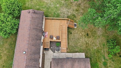 Amazing opportunity to own this property on Round Lake with 100 - photo 46