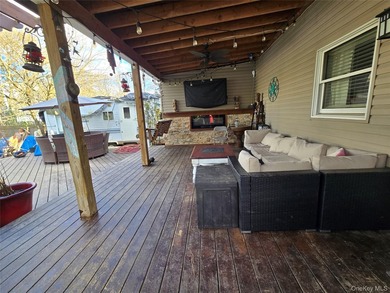 Spacious North Shirley Colonial approximately 2500 SQ Ft Windows - photo 7