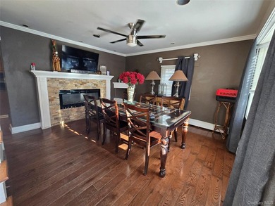 Spacious North Shirley Colonial approximately 2500 SQ Ft Windows - photo 10