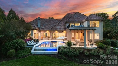 Positioned on one of the most breathtaking waterfront lots in - photo 2
