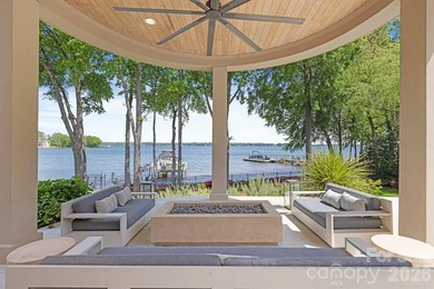 Positioned on one of the most breathtaking waterfront lots in - photo 4