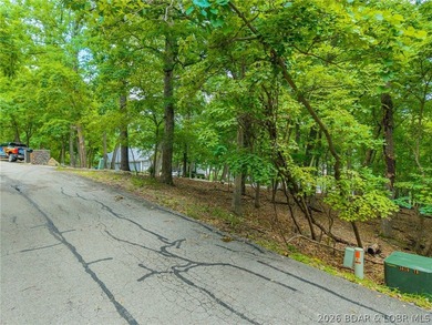 Embrace the ultimate lakefront lifestyle at Porto Cima on this - photo 7