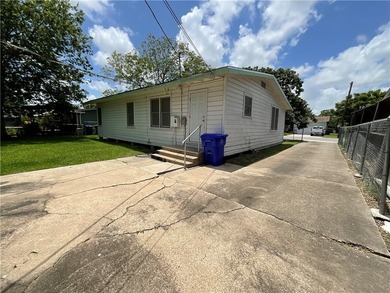 Opportunity awaits at 1202 Zarsky! If you've been looking for a - photo 17