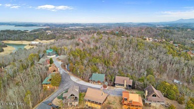 Sellers are ready to entertain your offers! Lake views and - photo 30