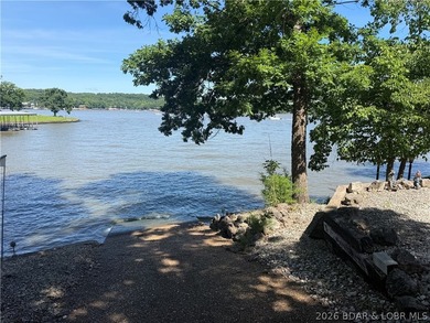 Rare as Hens teeth, this almost 100 ft of moderate shoreline - photo 1