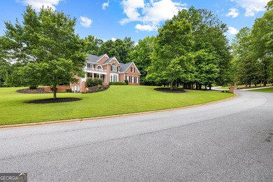 Welcome to 340 Broadmoor Drive, a beautiful brick residence - photo 3