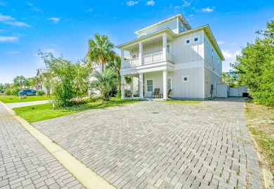 Discover this coastal luxury and pristine 2019-built, 7-bedroom - photo 4