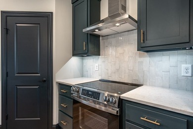 BRAND NEW HOME IN UPSCALE GATED COMMUNITY WITH RIVER ACCESS - photo 11