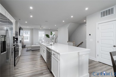 Experience elevated city living in this exceptional modern 3 Bed - photo 12