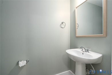 Experience elevated city living in this exceptional modern 3 Bed - photo 21