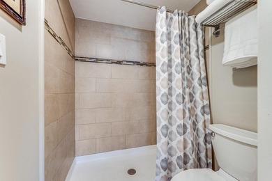 Hotel Zoned Maui Banyan G-210 is an upgraded, turn-key 2-bedroom - photo 27