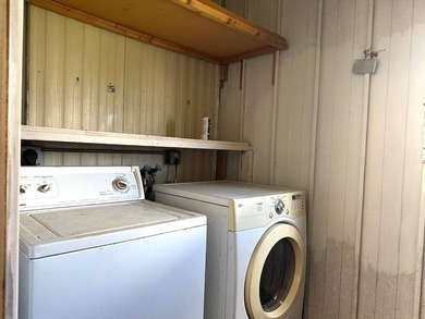 OWNER FINANCING OPTION AVAILABLE! ENJOY UPDATED LIVING IN THIS - photo 31