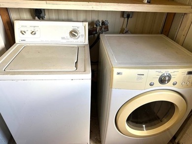 OWNER FINANCING OPTION AVAILABLE! ENJOY UPDATED LIVING IN THIS - photo 32