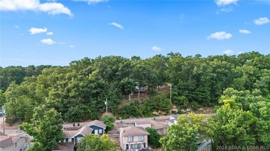 Lake life is calling! Wake up to beautiful lake views in this - photo 4