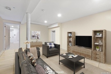 Impeccably maintained brick quadruplex in Jamaica, boasting two - photo 15