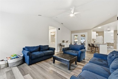 Short Sale. Short sale.  Don't miss out on this truly - photo 17